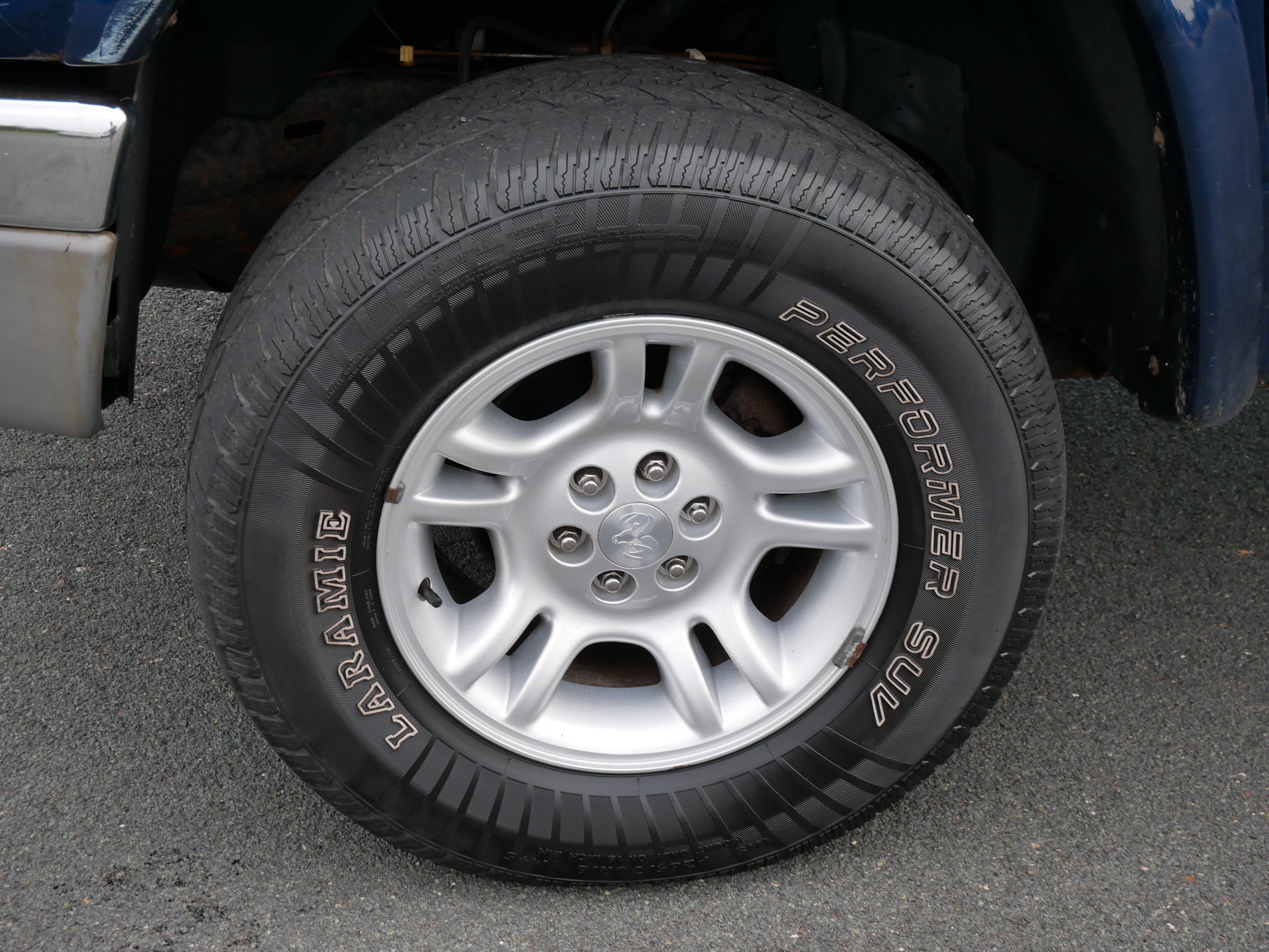 Used 2001 Blue Dodge SLT image 9