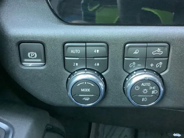 2026 GMC Sierra 3500HD SLT - Photo 26
