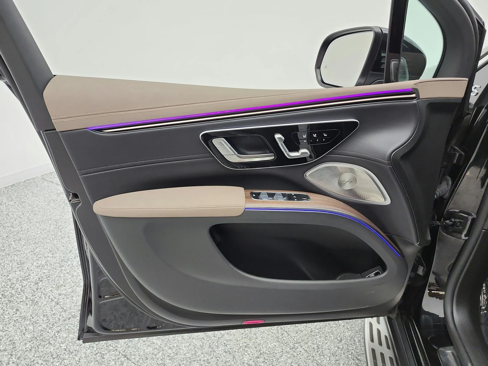 Used 2023 Obsidian Black Metallic Mercedes-Benz EQS 450 4MATIC® SUV image 14