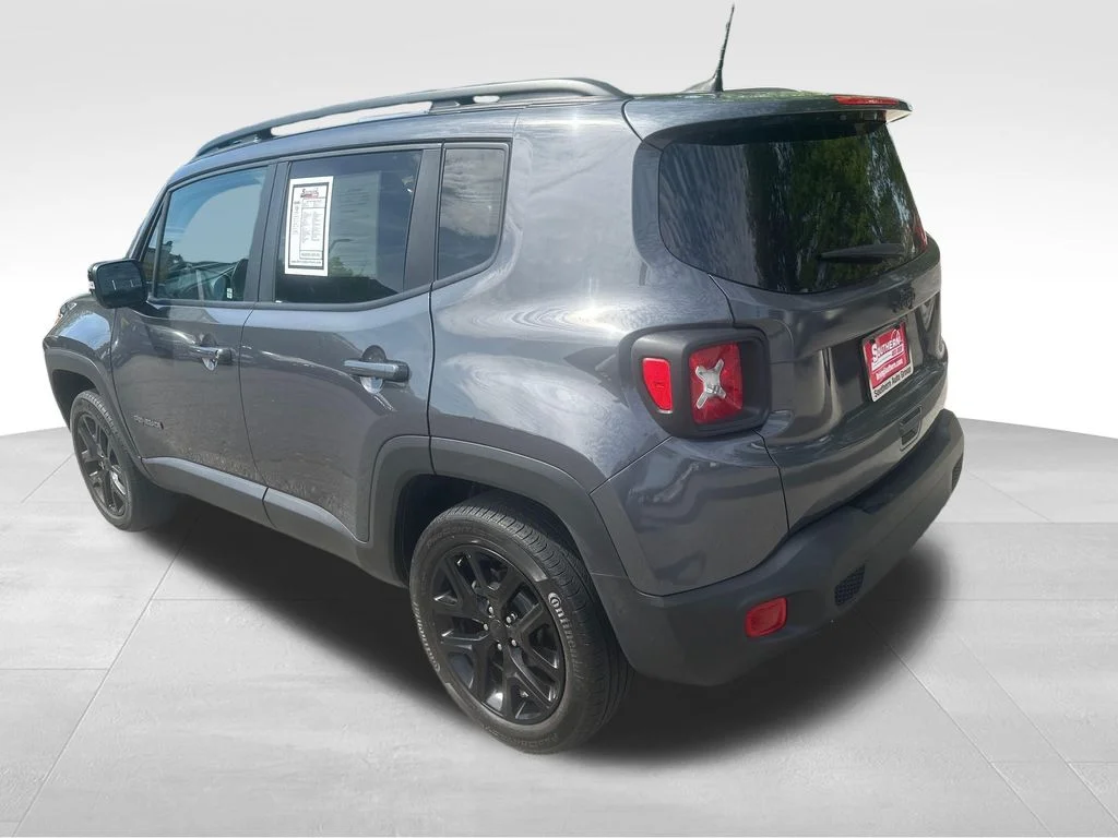 Used 2023 Gray Jeep Altitude image 17