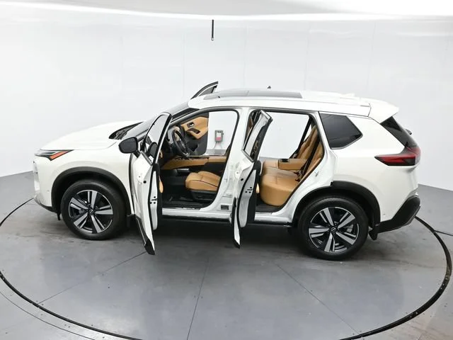 Used 2023 Pearl White Trico Nissan Platinum image 43