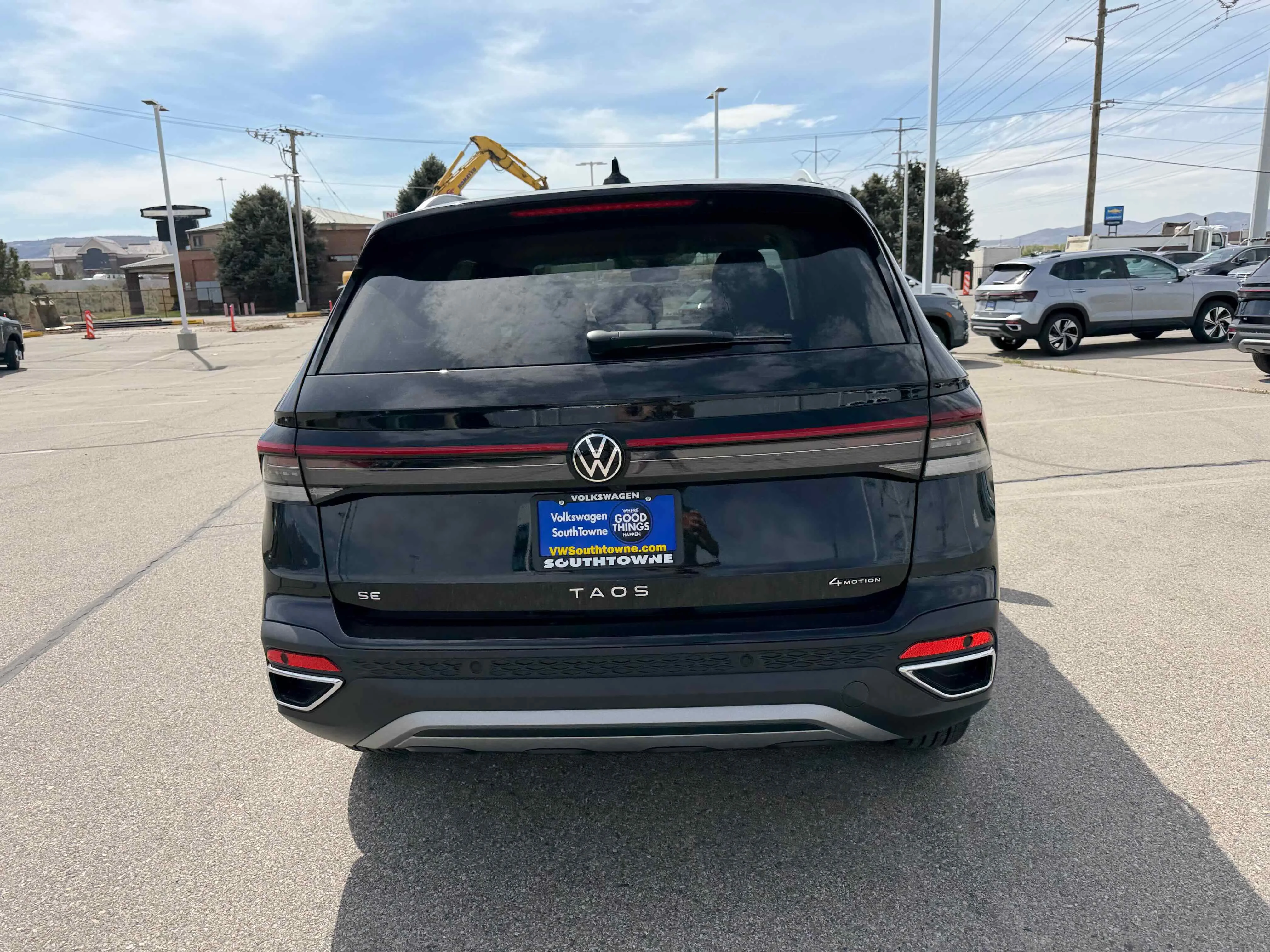 New 2026 Deep Black Volkswagen SE image 6