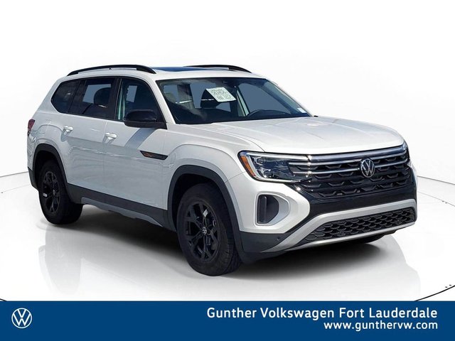 2024 Volkswagen Atlas 2.0T Peak Edition SEL