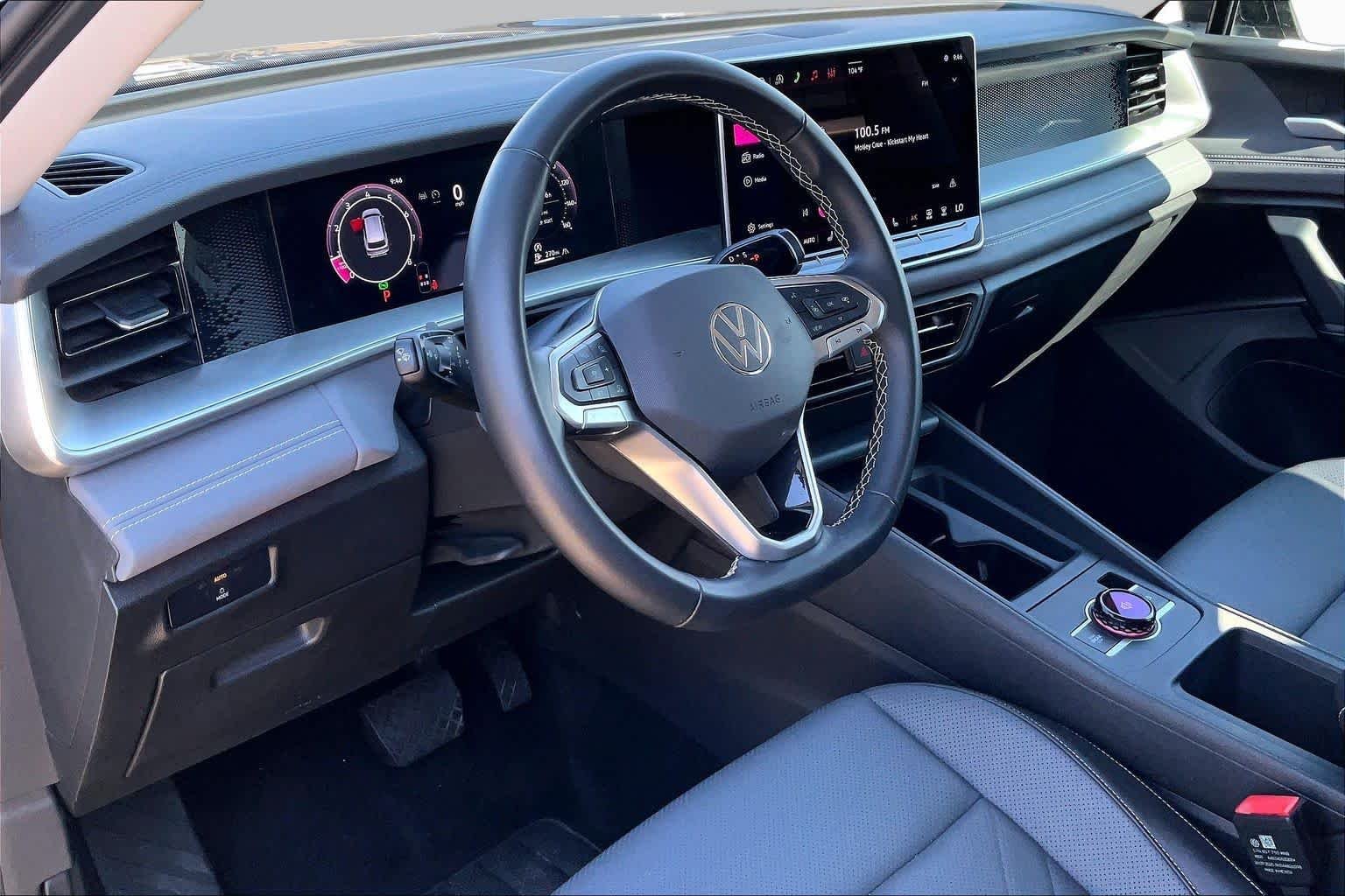 Used 2026  Volkswagen SE image 16
