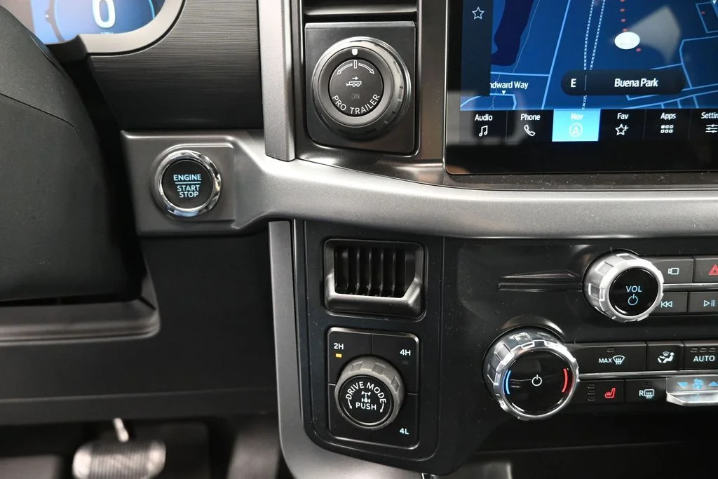 New 2026 Oxford White Ford XLT image 18