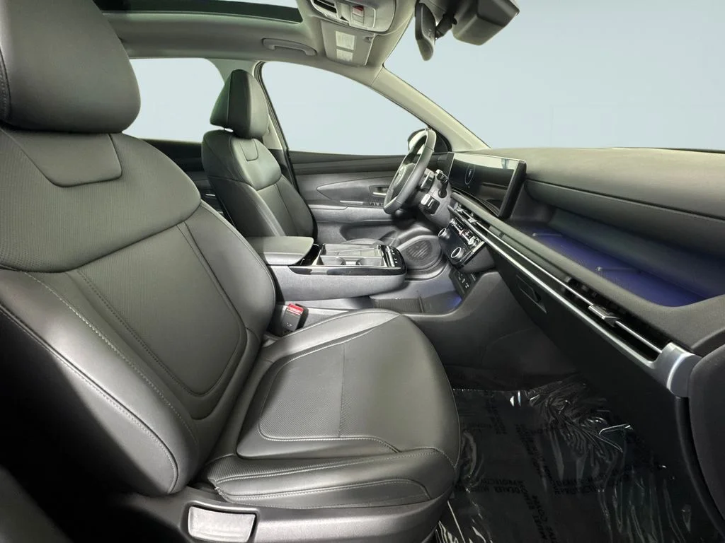 Used 2025 Gray Hyundai SEL Convenience image 8
