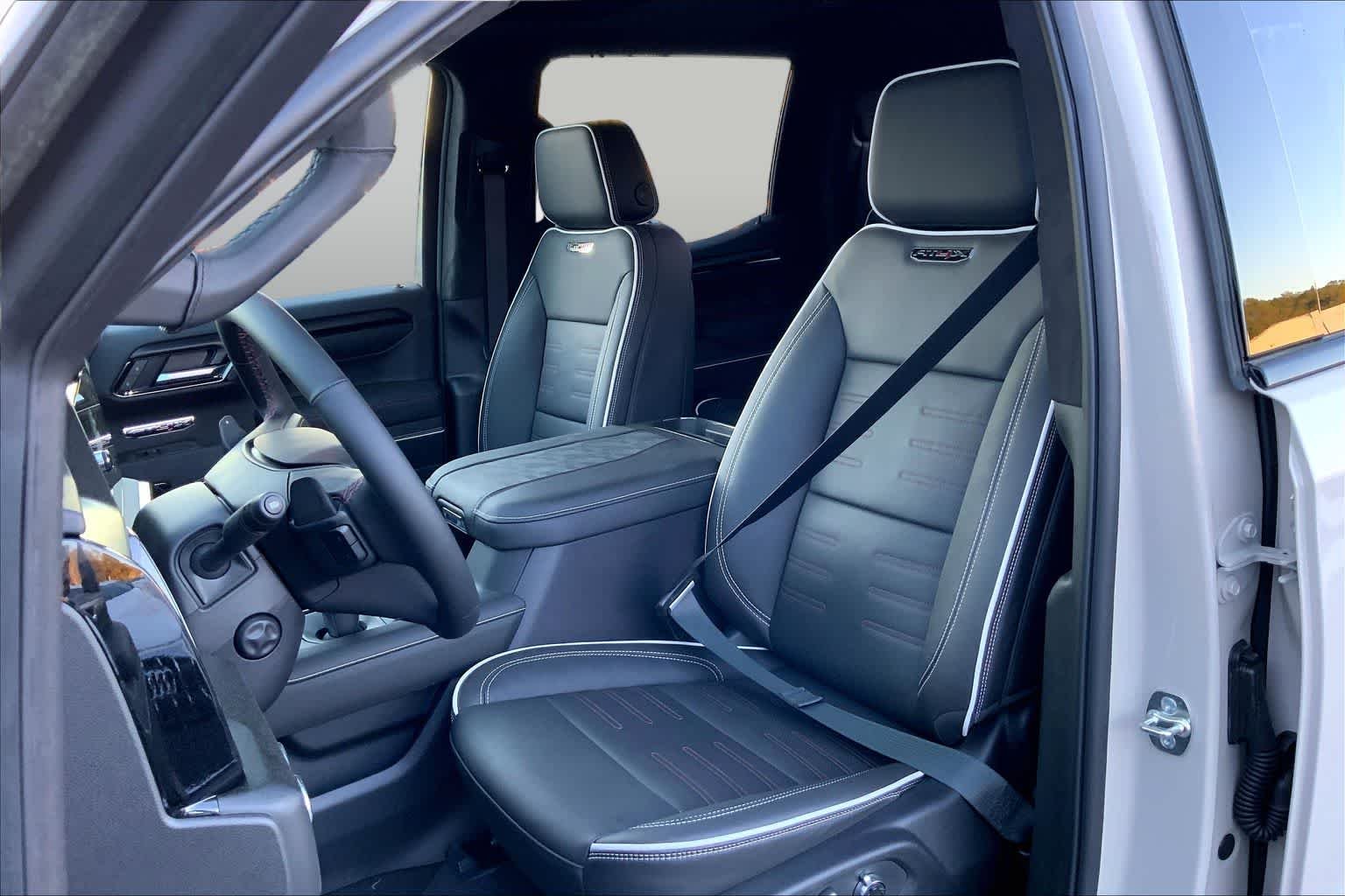 2026 GMC Sierra 1500 AT4X - Photo 9