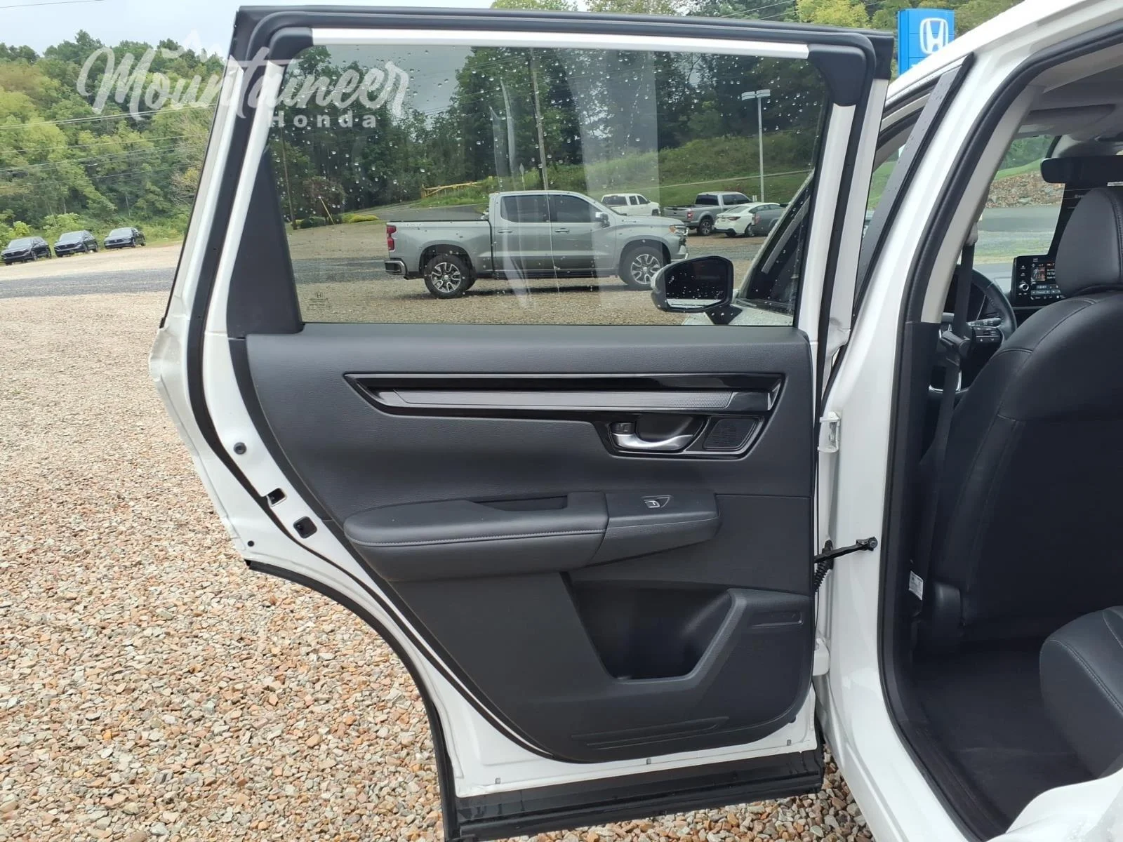 Used 2024 Platinum White Pearl Honda  image 15
