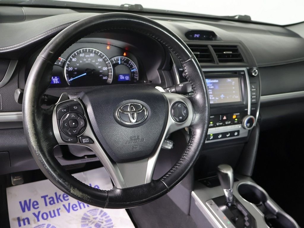 Used 2013 Silver Toyota SE image 23