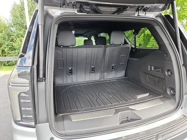 New 2026 Sterling Gray Metallic Chevrolet High Country image 19