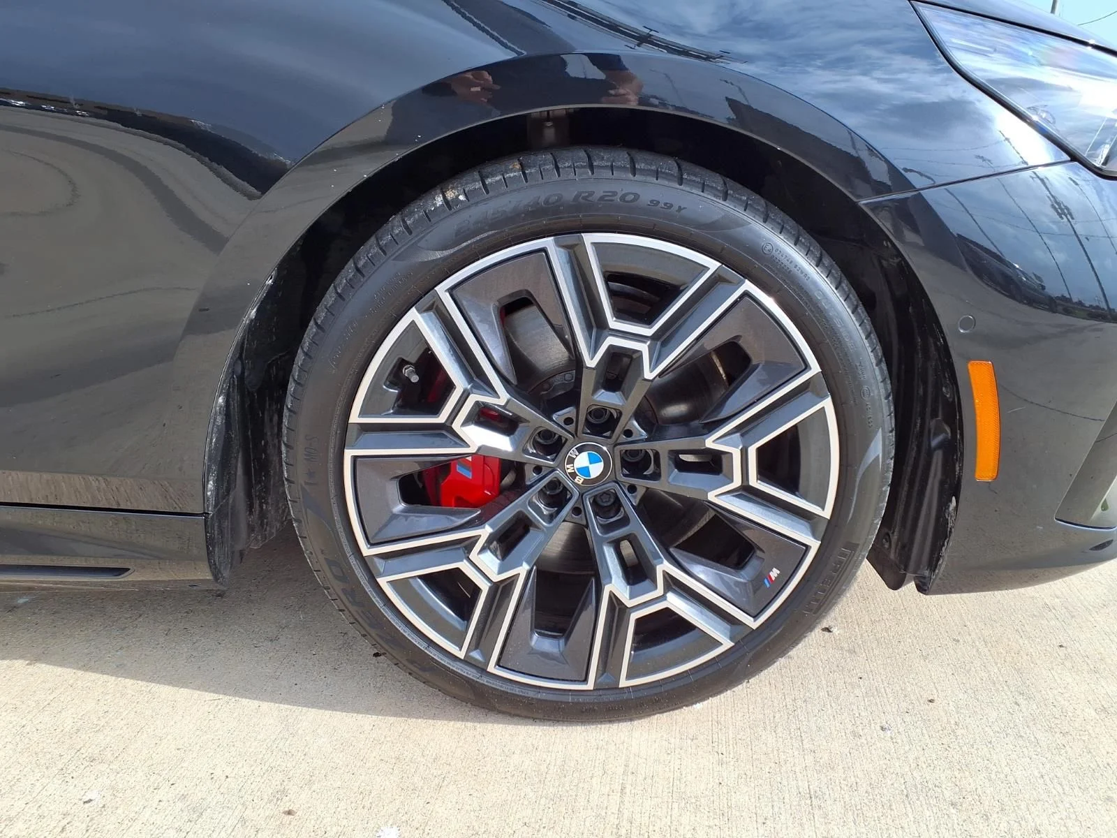 Used 2026 Black BMW 550e xDrive image 9
