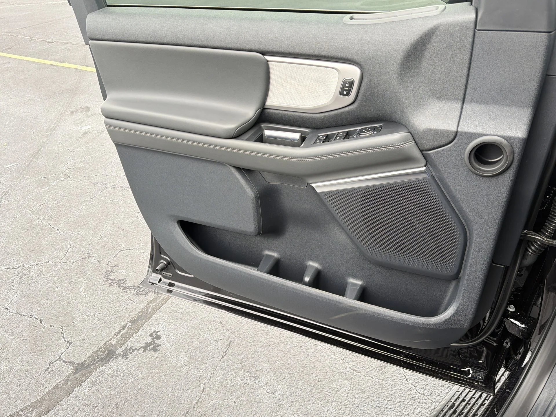 New 2026 Agate Black Metallic Ford MAX Active image 17
