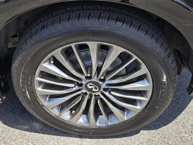 Used 2018 Black INFINITI Base image 22