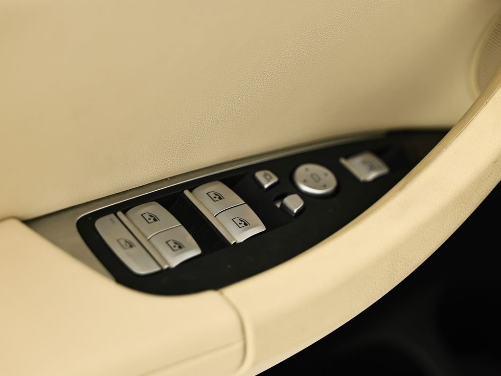 Used 2024 Black BMW xDrive30i image 20