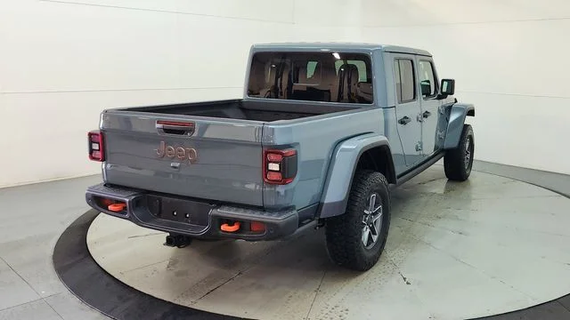Used 2025 Gray Jeep Mojave image 9