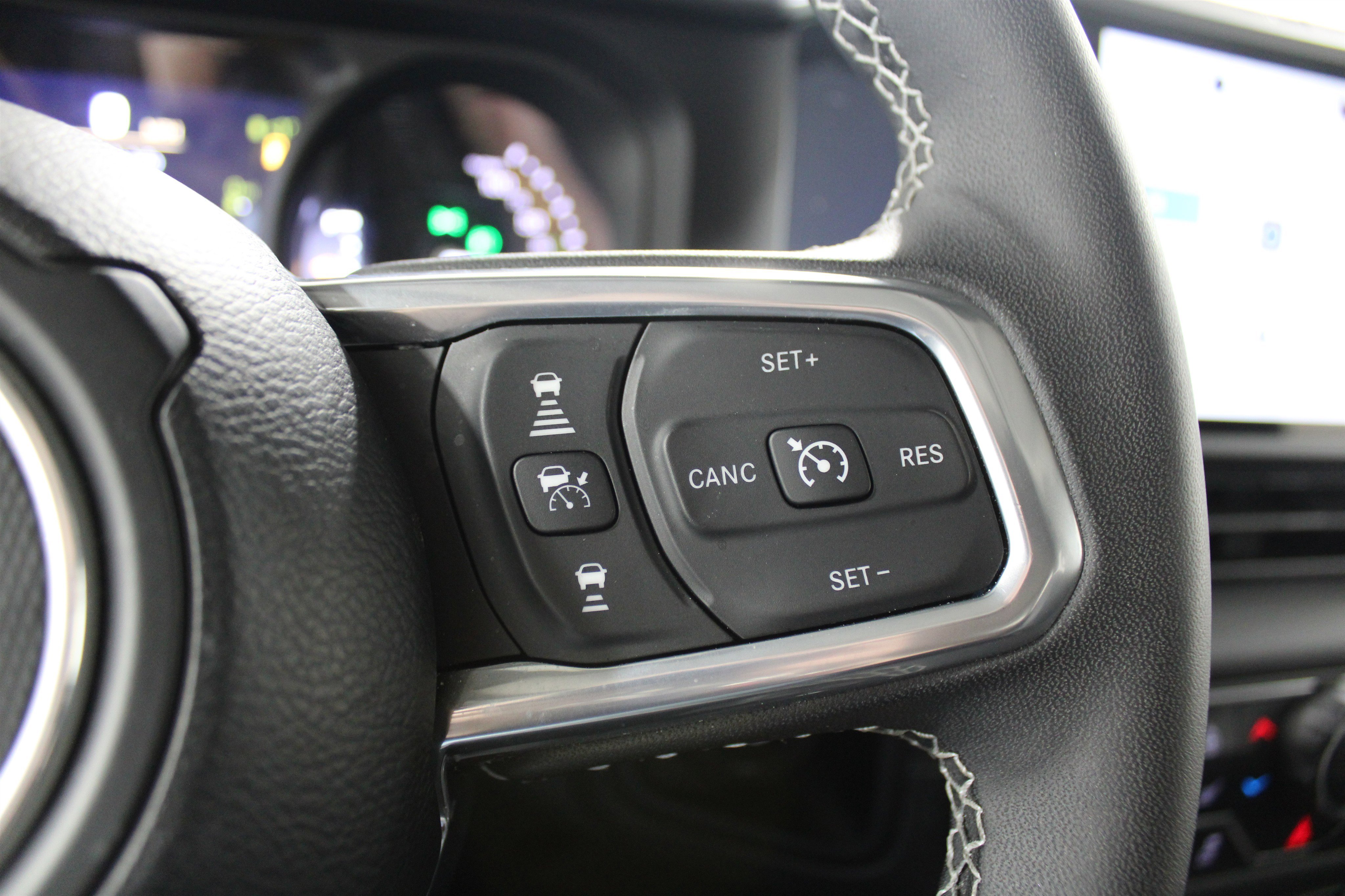 Used 2025 Black Clearcoat Jeep Sahara image 12
