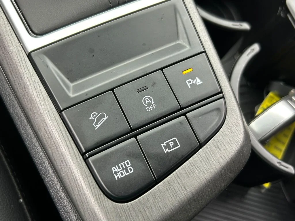 Used 2026 Ebony Black Kia X-Line image 31