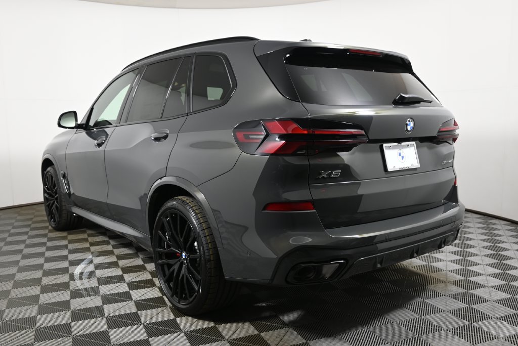 Used 2026 Gray Metallic BMW xDrive40i image 5