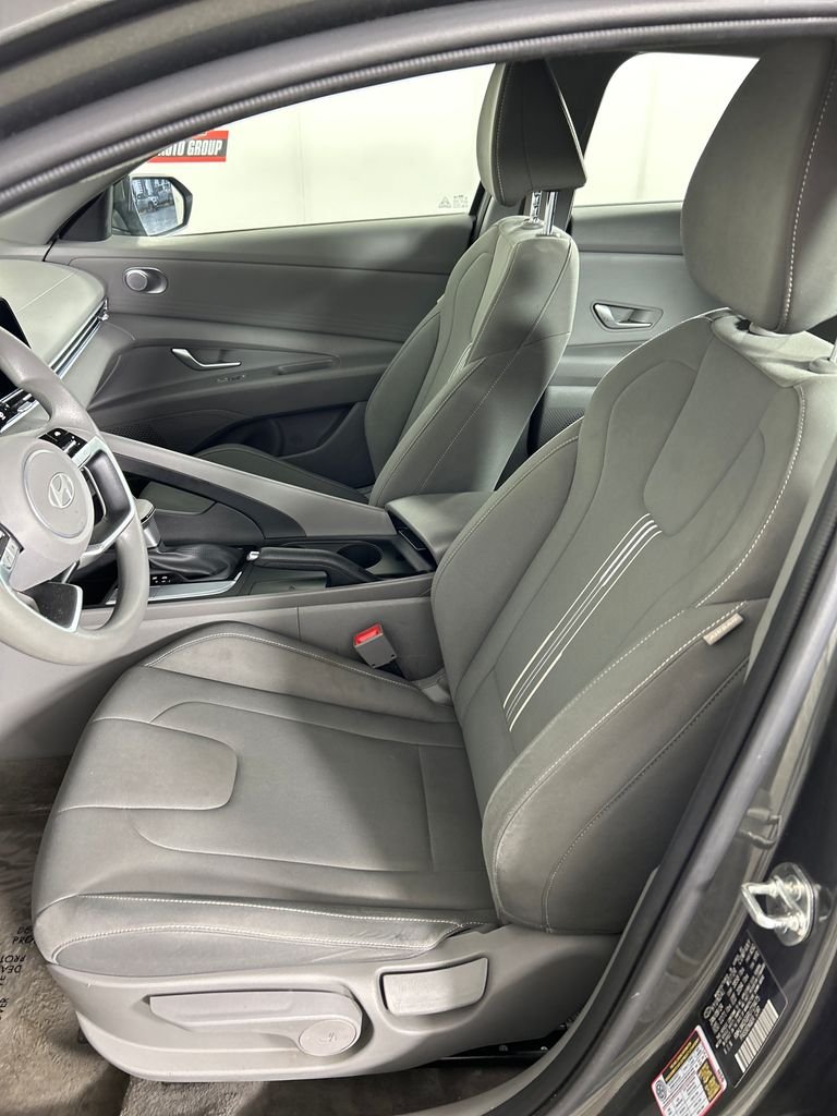 Used 2024 Gray Hyundai SEL image 12