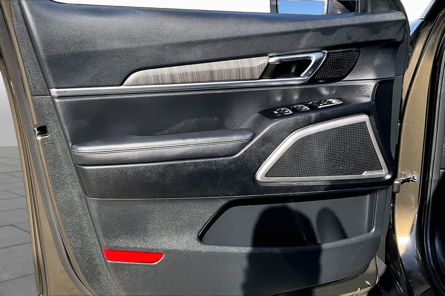 Used 2023 Dark Moss Kia EX image 19