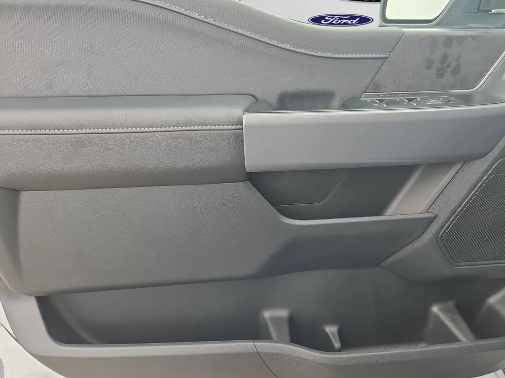 New 2025 Space White Metallic Ford XLT image 61