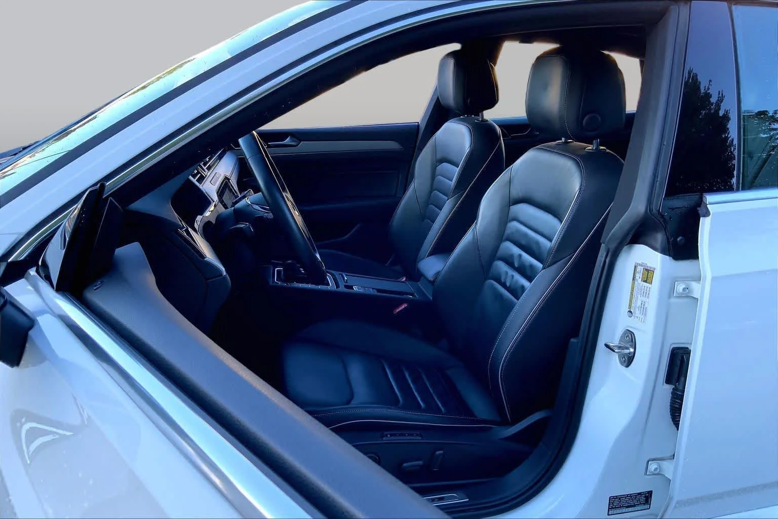 Used 2019 Pure White Volkswagen SEL R-Line image 9