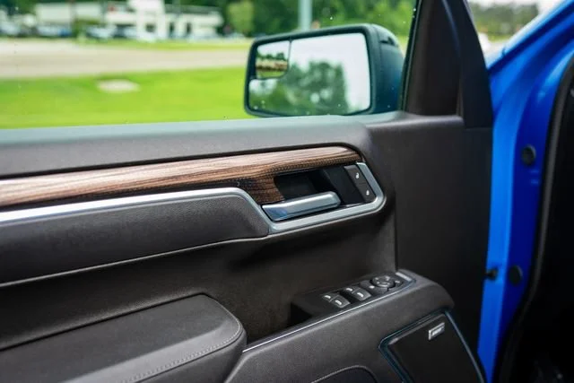 Used 2025 Riptide Blue Metallic Chevrolet RST image 30