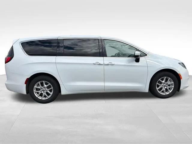 Used 2023 White Chrysler LX image 8