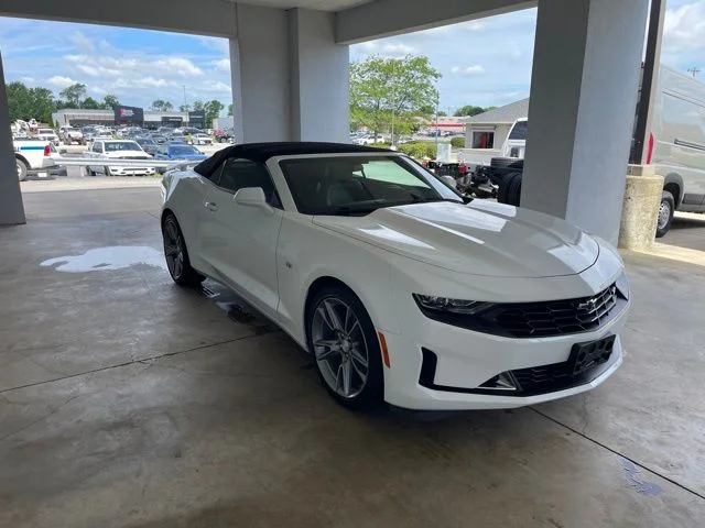 Used 2020 White Chevrolet 2LT image 5