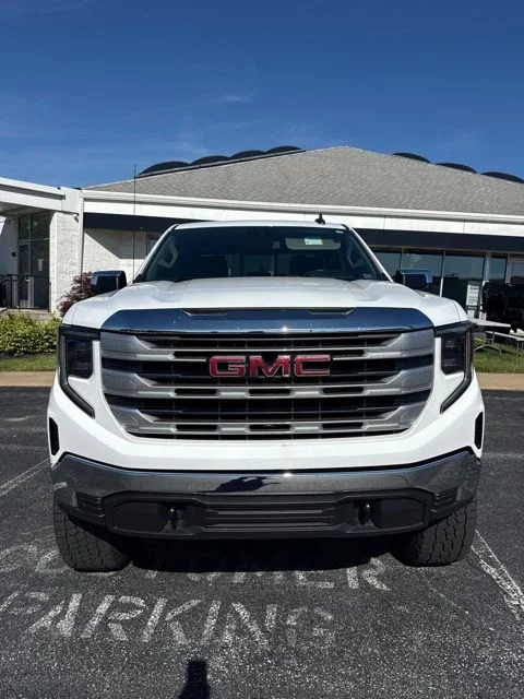 Used 2024 White GMC SLE image 6