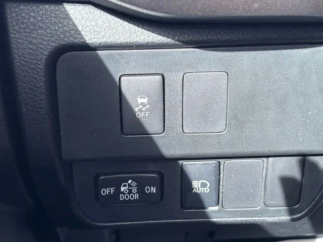 Used 2021 White Toyota SR5 image 29