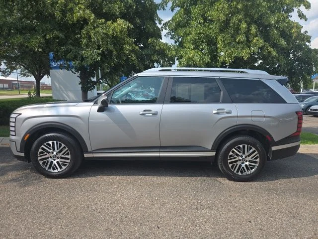 Used 2026 Silver Hyundai SEL Convenience image 2
