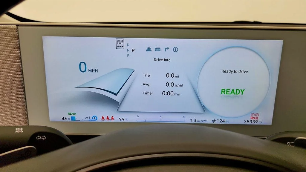 Used 2023 Digital Teal Hyundai SEL AWD image 13