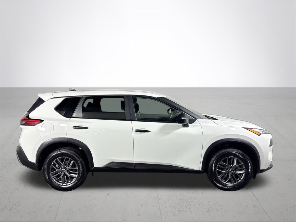 Used 2023 Glacier White Nissan S image 5
