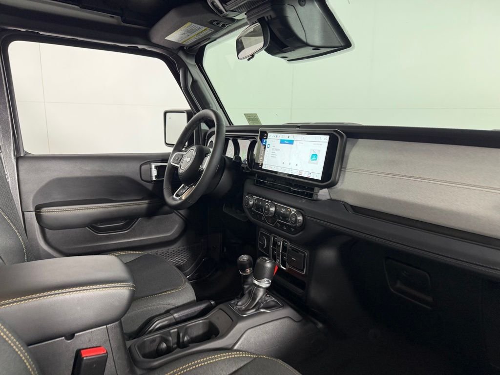 Used 2025 Crystal Metallic Jeep Sahara 4xe image 32