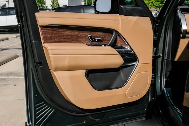 New 2026 Belgravia Green Land Rover SE image 49
