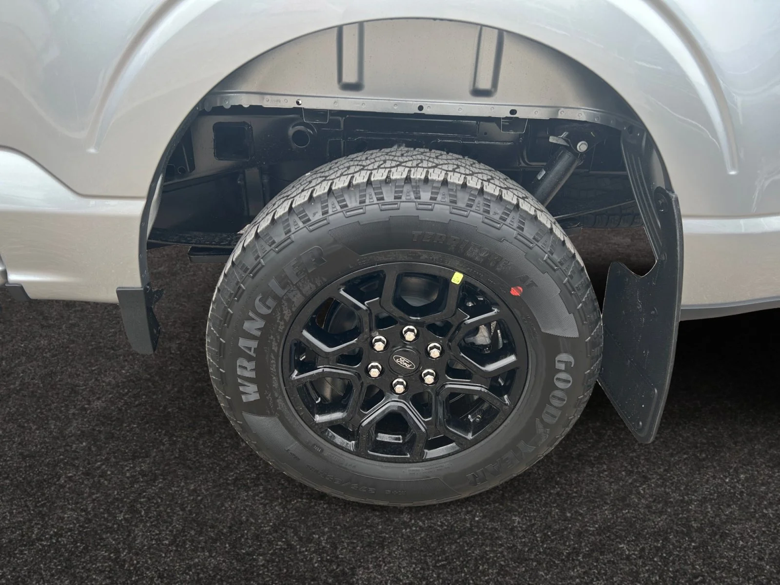 New 2026 Iconic Silver Metallic Ford XLT image 9