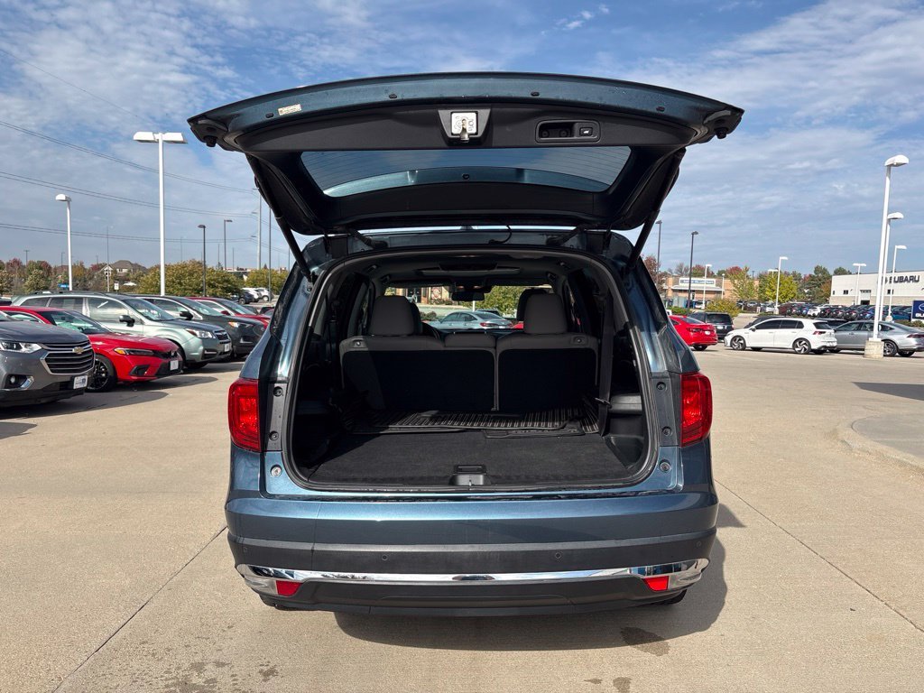 Used 2016 Blue Honda Touring image 44