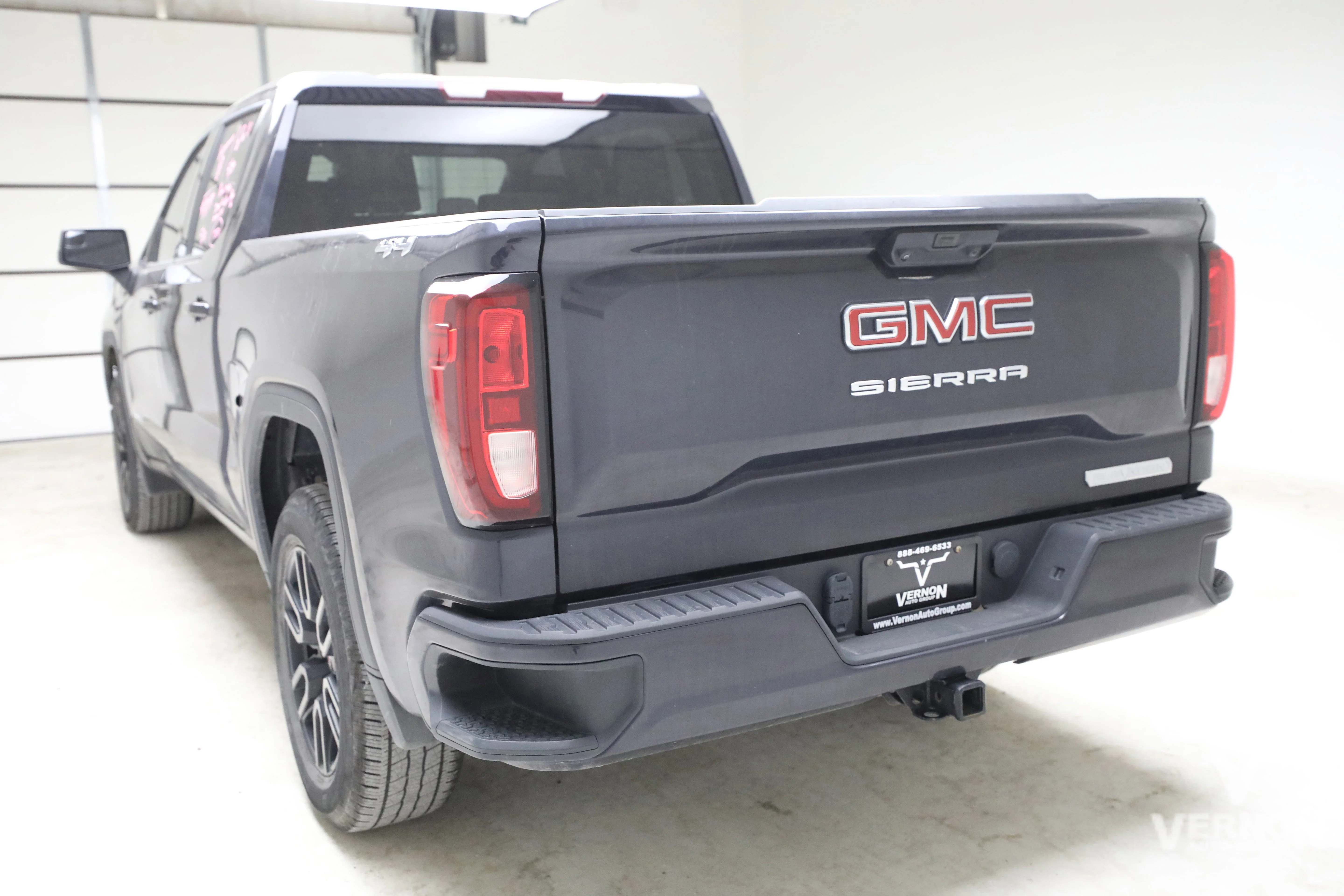 Pre-Owned 2022 GMC Sierra 1500 Elevation Crew Cab 4x4