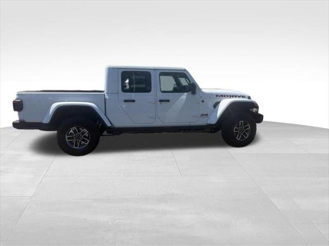 New 2026 Bright White Clear-Coat Exterior Paint Jeep Mojave image 7