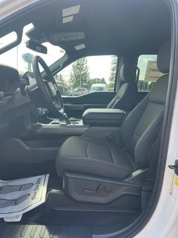 New 2026 Oxford White Ford XLT image 40