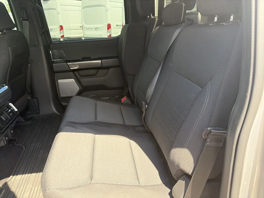 Used 2023 Silver Ford XLT image 33