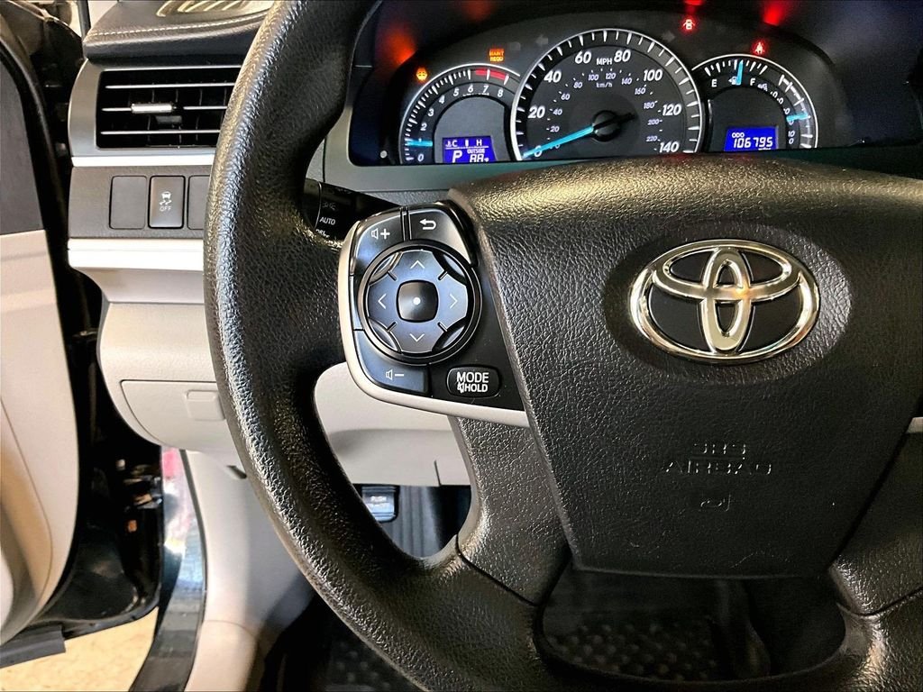 Used 2014 Gray Toyota LE image 23