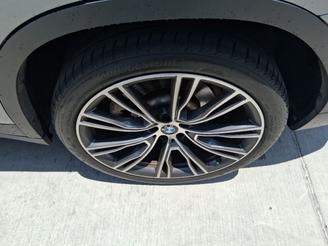 Used 2024 Gray BMW sDrive30i image 20