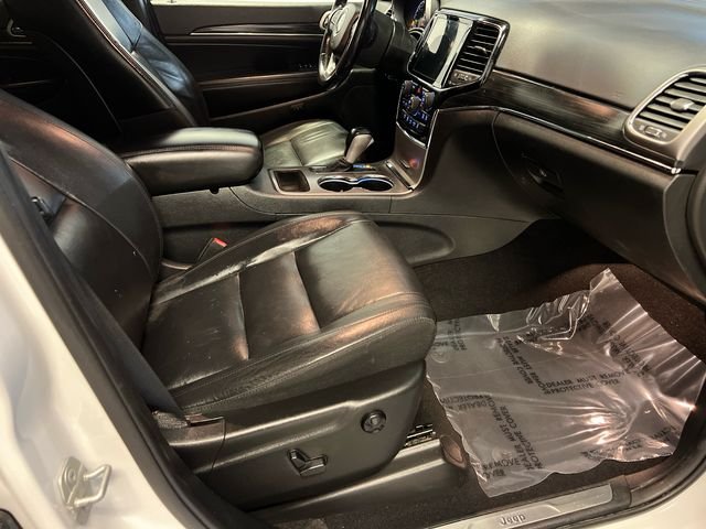 Used 2019 White Jeep Limited image 11