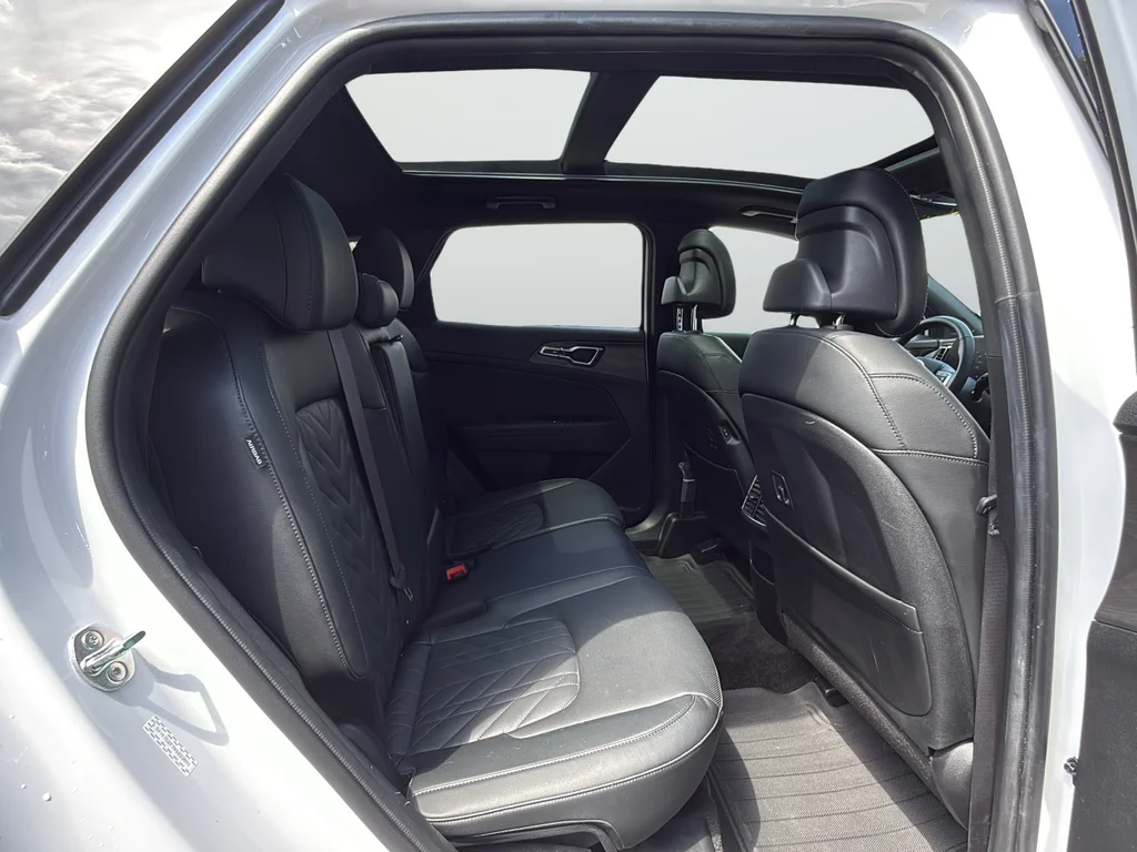 Used 2024 White Kia X-Pro image 13