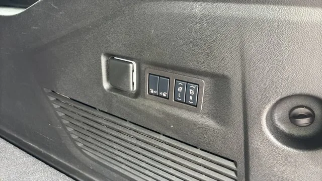 Used 2024 Summit White Chevrolet Z71 image 35