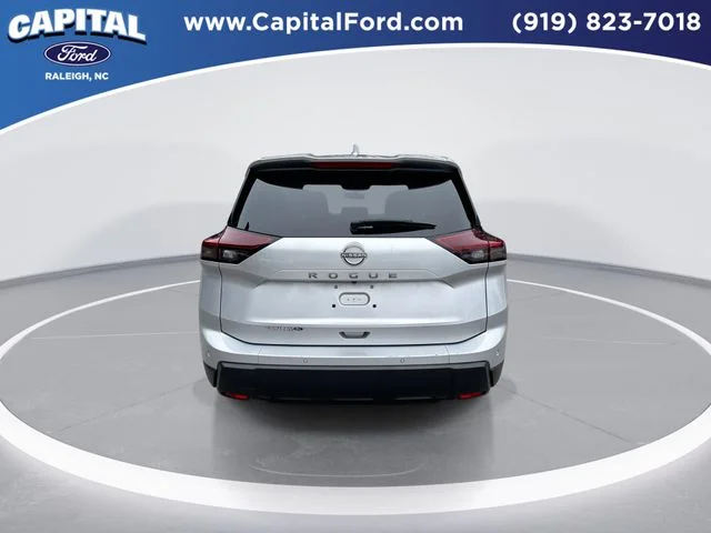 Used 2025 Silver Nissan SV image 7
