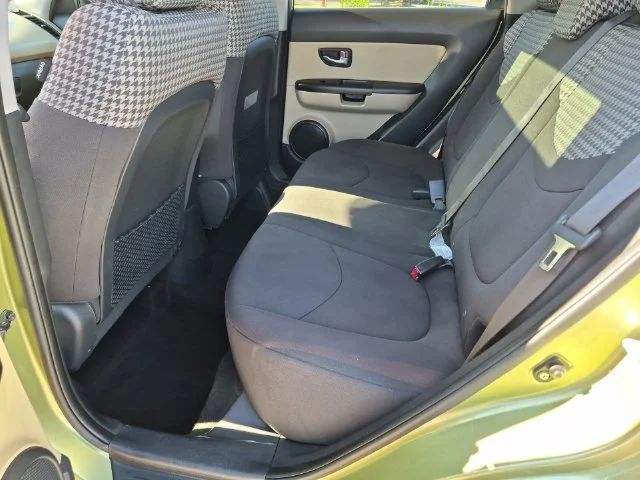 Used 2012 Green Kia Exclaim image 28