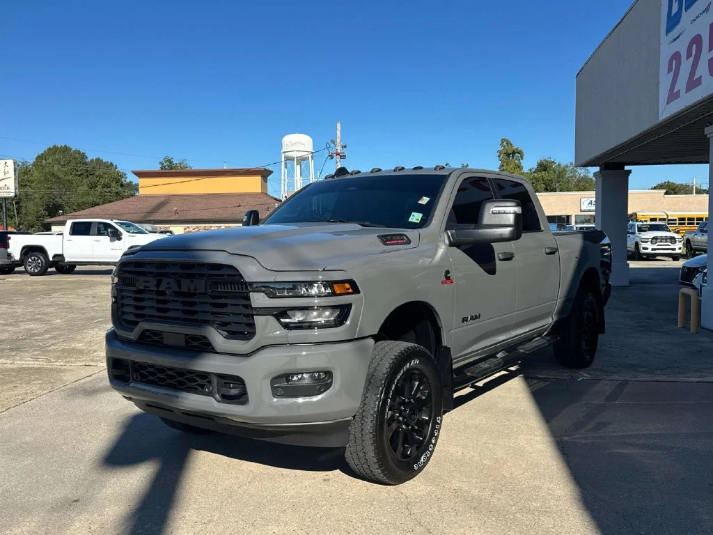 Used 2026 White Ram Big Horn image 9